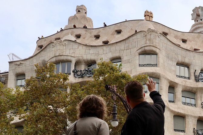 Feel like Gaudí: Barcelona Mosaic Workshop with Tour - Your route: from Passeig de Gràcia to El Born (and why it works)