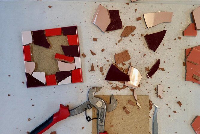 Feel like Gaudí: Barcelona Mosaic Workshop with Tour - The trencadís workshop: making a souvenir you’ll actually keep