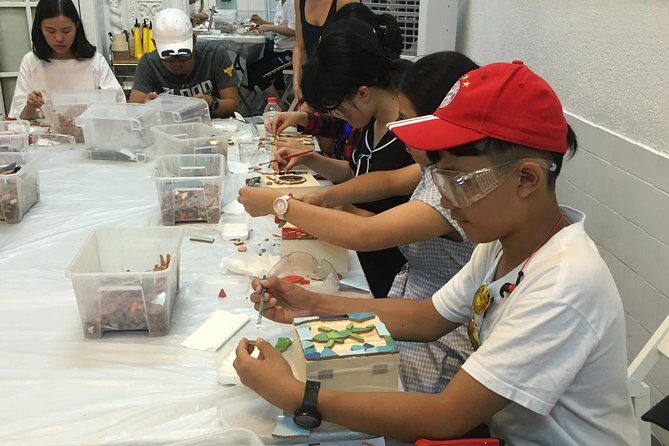 Feel like Gaudí: Barcelona Mosaic Workshop with Tour - Who should book this Gaudí mosaic tour