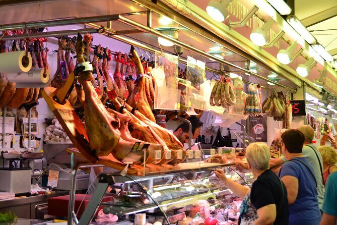 Food and Market Tapas Tour - Stop 4: Passeig del Born (10 minutes)