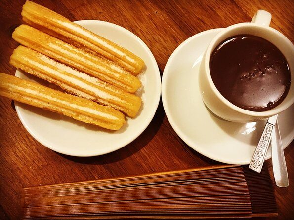 Food & Drink Private Tour of Barcelona in Traditional Taverns - Stop 5: La Pallaresa Xocolateria Xurreria and the churros with chocolate finish