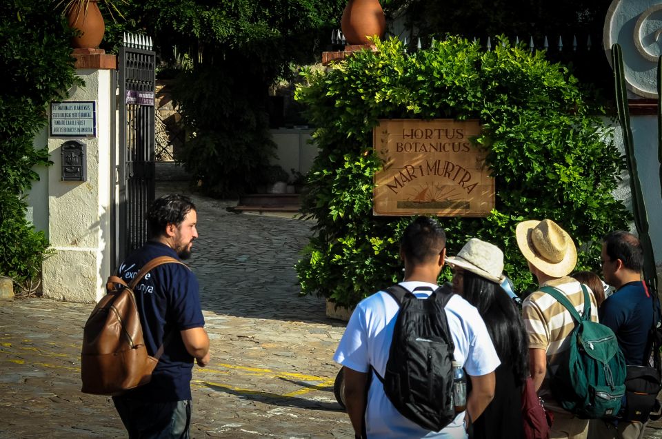 From Barcelona: Costa Brava Day Tour with Lunch - Lunch in a family-owned restaurant: paella, sangria, and diet options