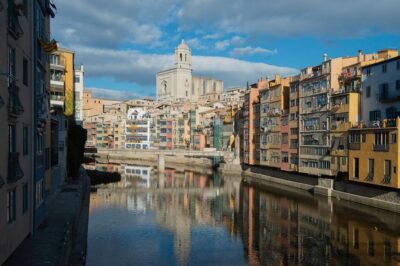 From Barcelona: Girona & Costa Brava Game of Thrones Tour - Girona old town: Sant Pere de Galligants, Santa Maria, and the Onyar views