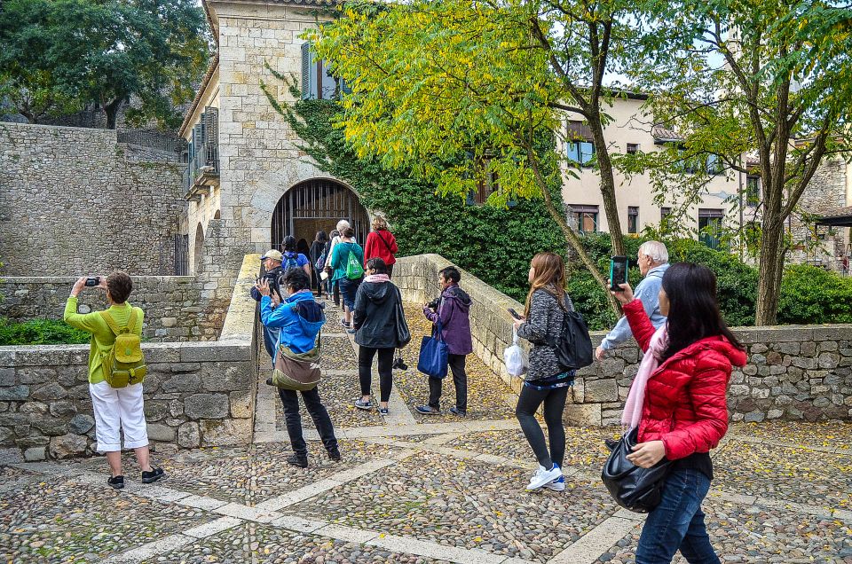 From Barcelona: Girona, Game of Thrones Tour - Sant Félix, Sant Pere de Galligants, and Banys Àrabs: Historic Girona Stops
