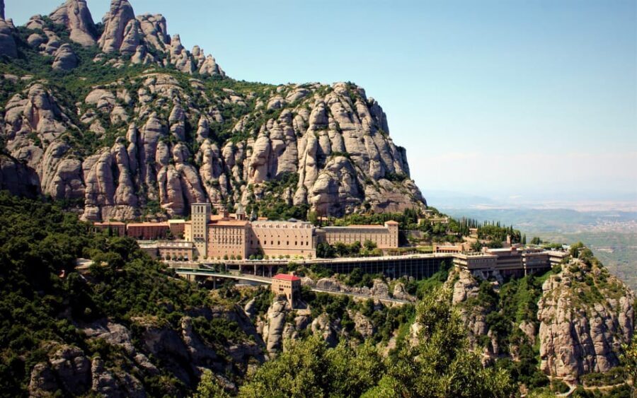 From Barcelona: Half-Day Trip to Montserrat Mountain - The return to Barcelona: tidy, comfortable, and predictable