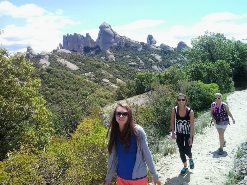 From Barcelona: Montserrat Full-Day Trip with Guided Hike - Picnicking at Montserrat: lunch with a view (and what to do with it)