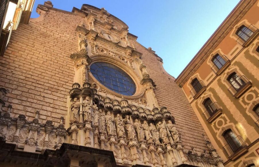 From Barcelona: Montserrat Private Day Trip With Pickup - From Barcelona to Montserrat: the drive and what it sets up