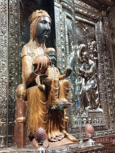 From Barcelona: Montserrat Private Guided Tour and Cable Car - Farmers market time and Escolania choir: plan for the vibe, not a guarantee