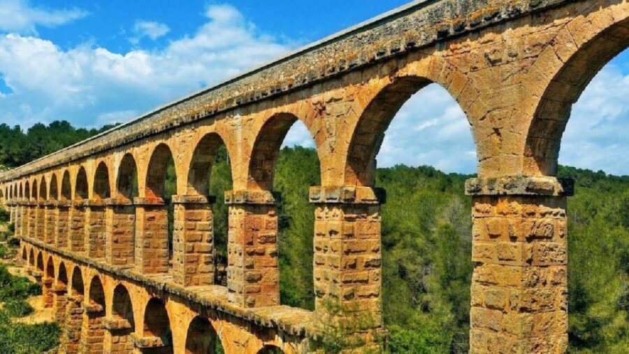 From Barcelona: Private Half-Day Tarragona Tour with Pickup - Roman City Walls and the Hidden Circus Under Later Buildings