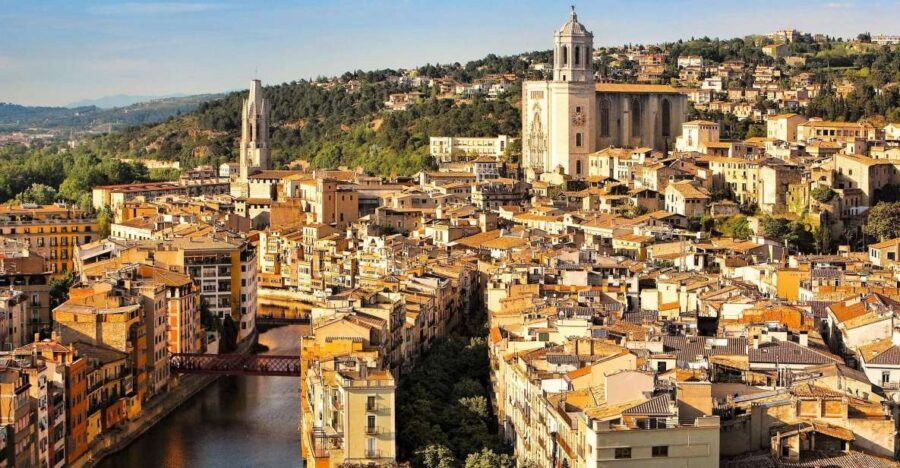 From Barcelona: Private Medieval Girona Half-Day Tour - Girona in one afternoon: medieval streets and strong visual contrasts