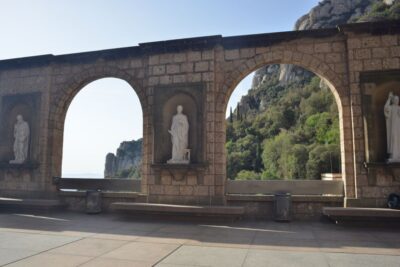 From Barcelona: Private Montserrat and Boutique Winery Tour - Getting Away From the Summit: Smooth Timing and a Real Break