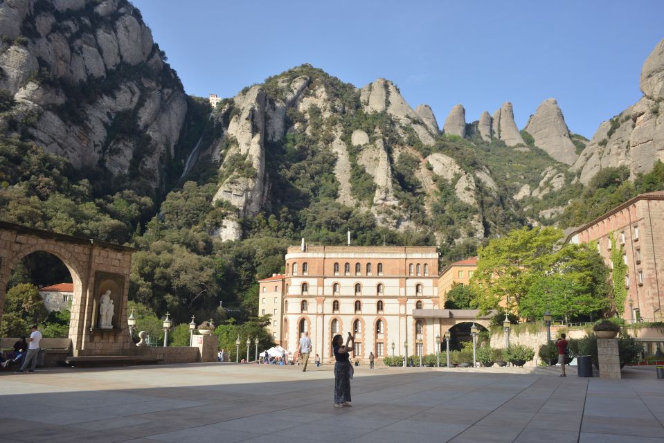 From Barcelona: Private Montserrat and Boutique Winery Tour - FAQ