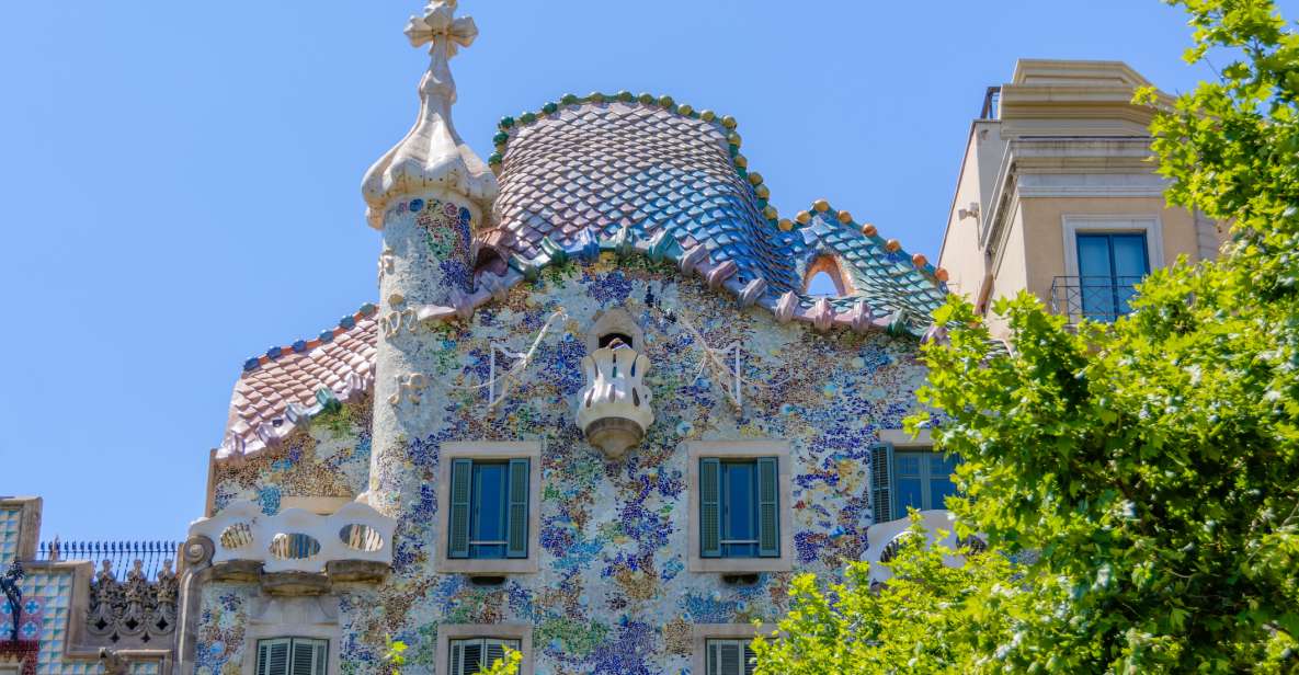 From Costa Brava: Barcelona and Antoni Gaudí's Work Bus Tour - Rambla and Plaça Catalunya: getting your bearings fast
