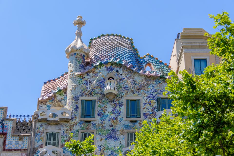From Costa Brava: Barcelona and Antoni Gaudí's Work Bus Tour - Getting from the Costa Brava: how pickup changes your day