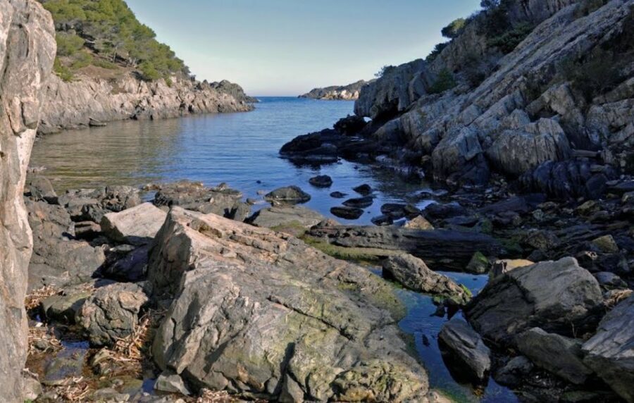 From Girona: Cadaqués, St Pere de Rodes Monastery - Cap de Creus Natural Park and the lighthouse: big views with a short walk