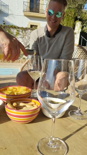 From Sitges: Wine Tasting at 2 Wineries, Snacks and Pickup - Stop 2 in the Penedès: comparing wine and cava styles