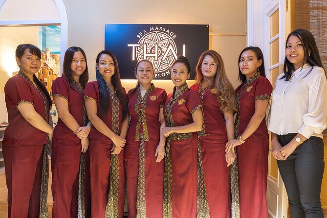 Full Body Massage 60 min and Floral Bath in Jacuzzi 30 min at THAI SPA MASSAGE - Why this Thai massage + floral Jacuzzi combo works in Barcelona