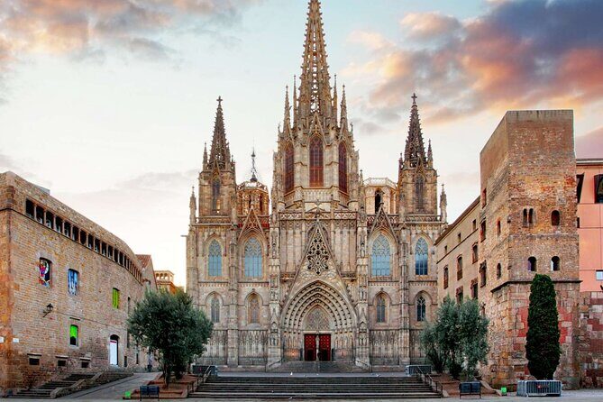Full-Day Private Guided All Inclusive Barcelona Shore Excursion - Sagrada Familia: Gaudí’s scale and stained-glass color