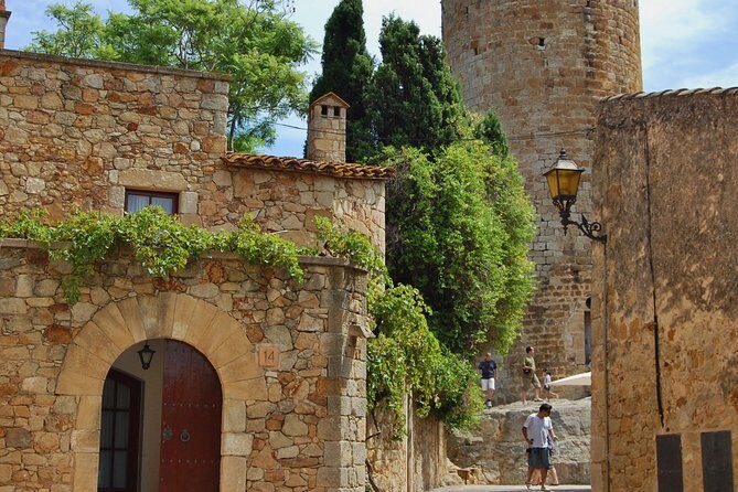 Game of Thrones: Medieval Girona Private Tour with Hotel pick-up - Arab Baths (outside-focused) and Girona Cathedral for Great Sept vibes