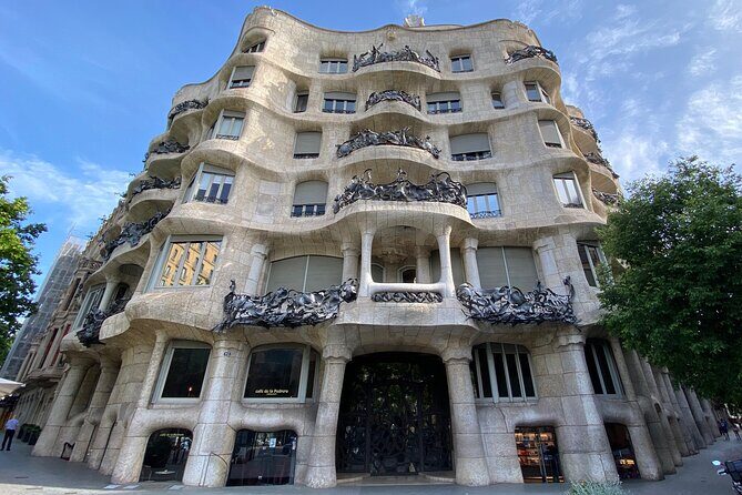 Gaudí and Barcelona Legends - Private Tour - Casa Milà (La Pedrera): Seeing Gaudí’s Civic Years