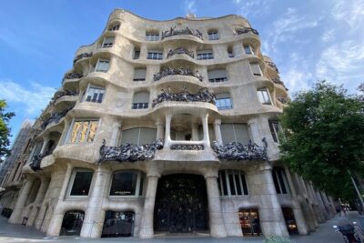 Gaudí and Barcelona Legends Walking Tour - Stop-by-stop: Casa Mila (La Pedrera) and Casa Batlló