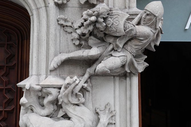 Gaudí and Barcelona Legends Walking Tour - El Born finish: neighborhood legends and the route’s payoff