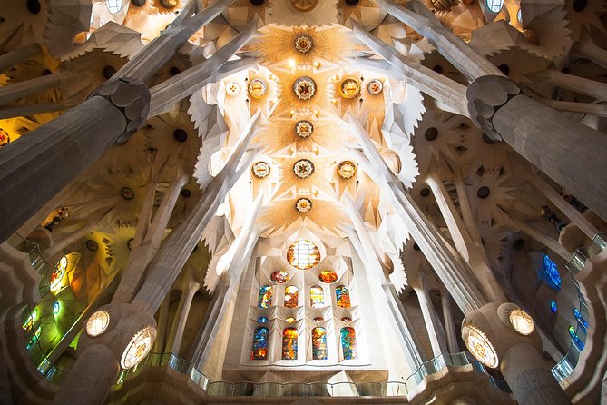 Gaudi and La Sagrada Familia Exterior Self-Guided Audio Tour - The 39-minute route: what you’ll do at each stop