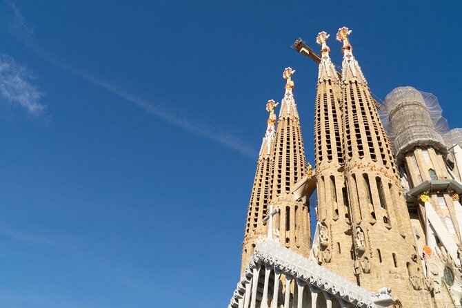 Gaudi and La Sagrada Familia Exterior Self-Guided Audio Tour - Offline audio and language options (plus what to bring)