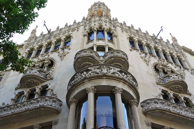 Gaudí and Modernism - Private Walking Tour - Sagrada Família: the outside facades and why Gaudí left it unfinished