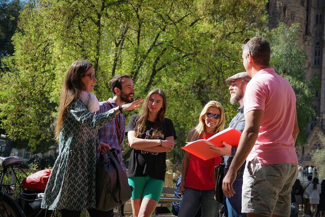 Gaudi UNESCO Highlights Small Group Bike Tour - Parc de la Ciutadella: A Great Start With Gaudí’s Fountain