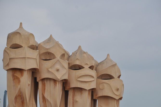 Gaudi's Casa Batlló and La Pedrera with Chocolate Tasting - Group size and guide style: why it feels easier to follow