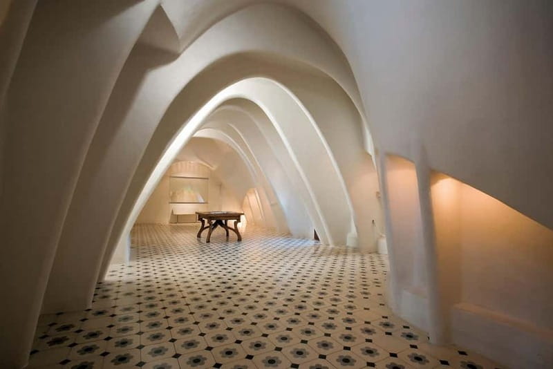 Gaudi's legacy. Exclusive tour to Park Güell and Casa Batlló - The Private Guide Factor: When Knowing Gaudí Actually Helps