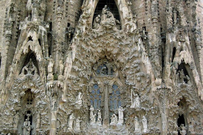 Gaudi's Modernist Legacy: Small Group Walking Tour - La Pedrera (Casa Milà): Nature Forms and the Late-Career Payoff