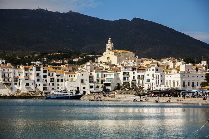 Girona, Figueres, Dalí Museum and Cadaqués Tour from Barcelona - Figueres and the Dalí Theatre-Museum: choose your entry timing