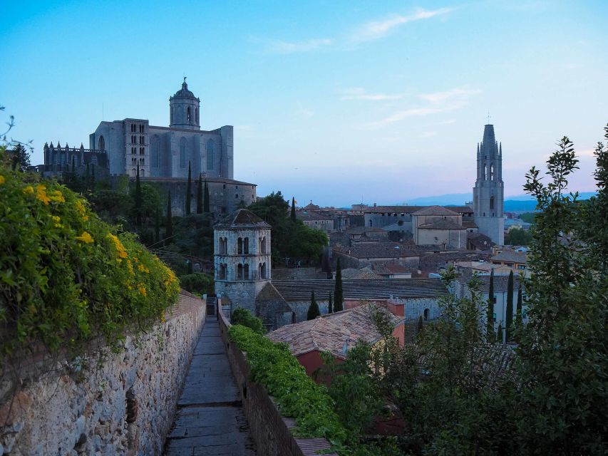 Girona: Guided 2-Hour Walking Tour with Food Tasting - The Jewish Quarter route: cathedral views and the streets you’ll want to revisit