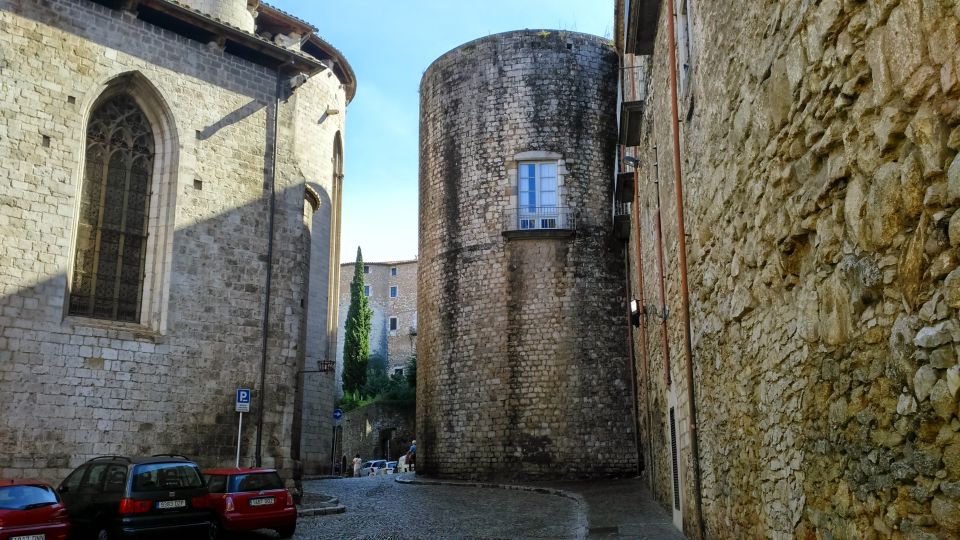 Girona: History and Gastronomy Small Group with Tastings - Rambla rhythms and crossing the Onyar by the Eiffel Bridge
