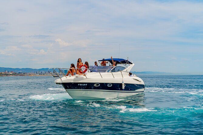 Gobbi Yacht Rental in Barcelona 9 Pax 2/4/8hs - Group Size and Meeting Up: How This Private Charter Runs