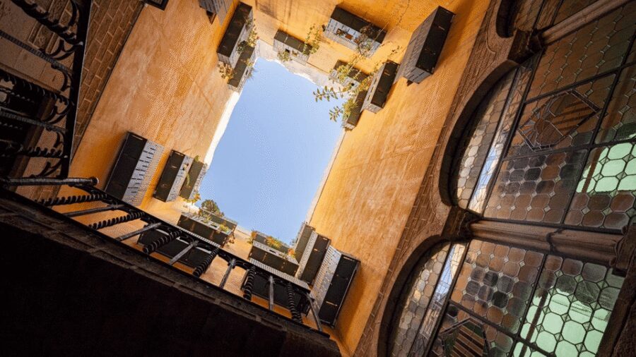 Gothic Quarter and Born District: Photographic Workshop - El Gòtic and El Born streets: making everyday life part of your photo story