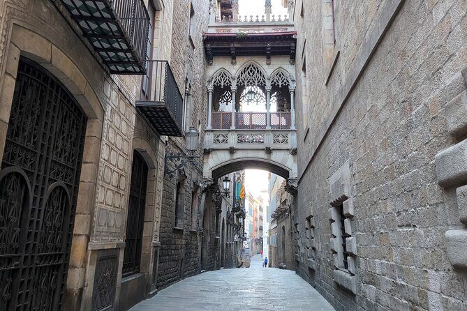 Gothic Quarter and Gaudí Small-Group Tour - Walking the Gothic Quarter the way locals actually do