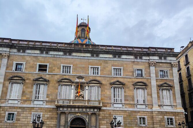 Gothic Quarter and Gaudí Small-Group Tour - Passeig de Gràcia: where Barcelona shows its wealth