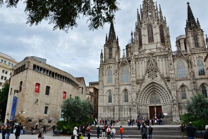 Gothic Quarter Barcelona Tour with Audioguide - Self-guided by app: how this walking tour really works