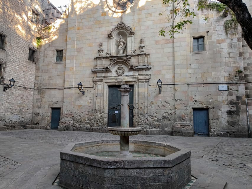 Gothic Quarter & Gaudí's Treasures Small-Group Tour - Why This 2-Hour Walk Works for First-Time Barcelona
