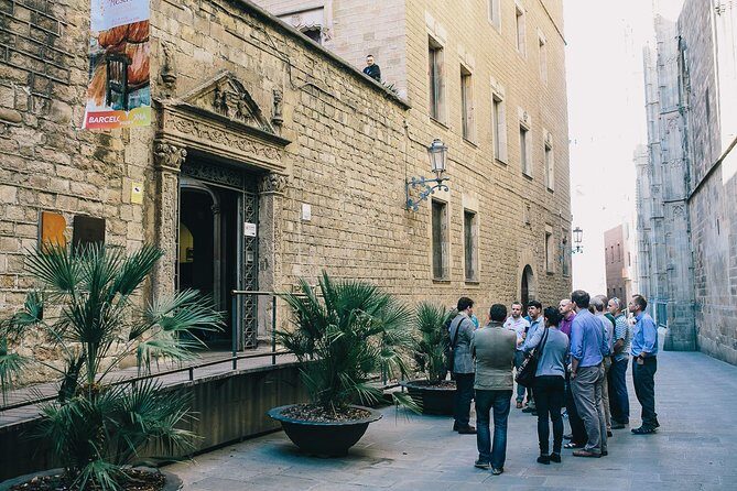 Gothic Quarter Insights & Tapas Experience - Why this Gothic Quarter walk starts at 3:30 pm