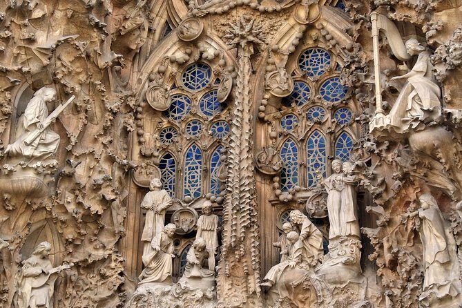 Gothic Quarter Private Tour with Sagrada Familia Skip the Line - Timing Tips for a Smoother Gothic-to-Basilica Day