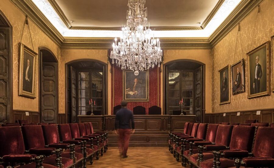 Guided Tour at Catalonia's Royal Academy of Medicine - How the 50 minutes actually play out