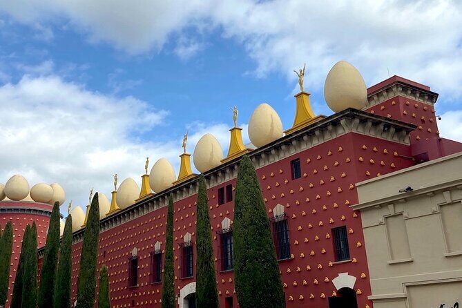 Guided tour to the Museum of Dalì - Dalí Plus Other Surrealists: Why the Tour Feels Less Like a One-Artist Lecture