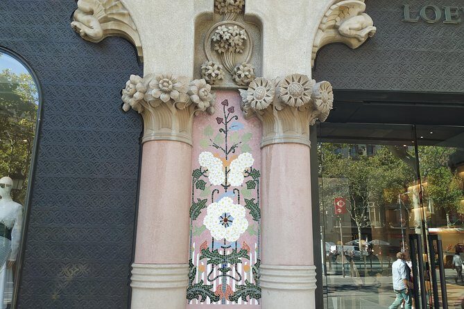 Half Day Barcelona Private Walking Tour - Gothic Quarter: How Old Streets Become a Story