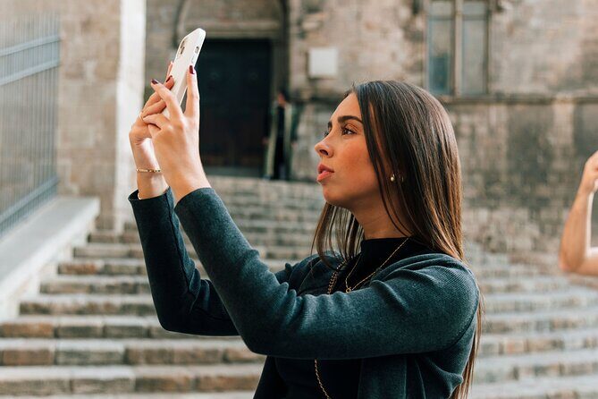 HistARy: Guided tour of the Gothic Quarter with Augmented Reality - Inside the Route: Cathedral Gargoyles to the Synagogue Stories