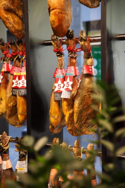 Jamón Experience Essential: Iberian Ham Tasting in Barcelona - What You Actually Do in 30 Minutes (And Why It’s a Smart Intro)
