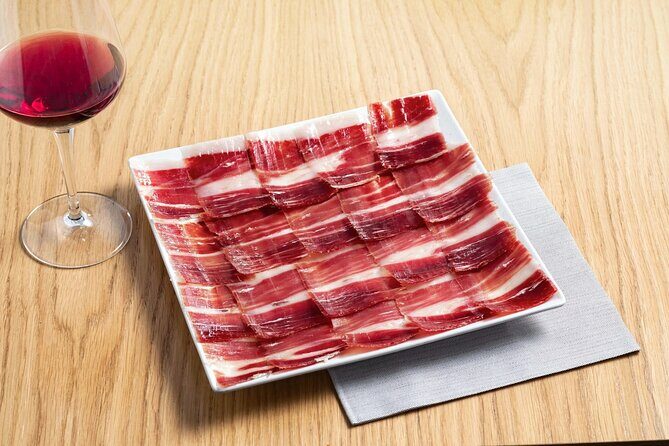 Jamón Experience Masterclass: The Ultimate Ham & Cava Tasting - Why this jamón masterclass is such a smart Sagrada Familia add-on